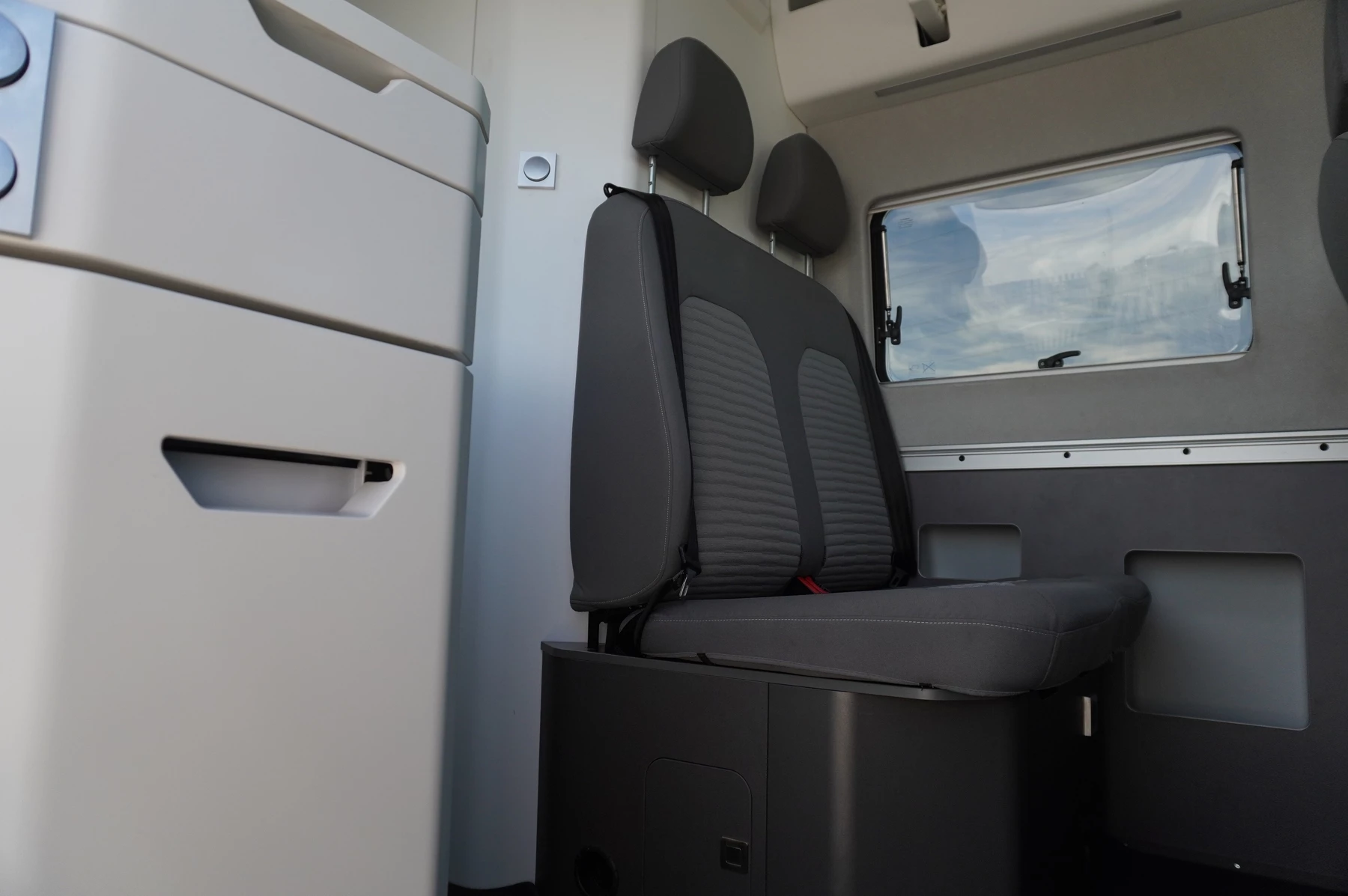 Volkswagen-California-image-9