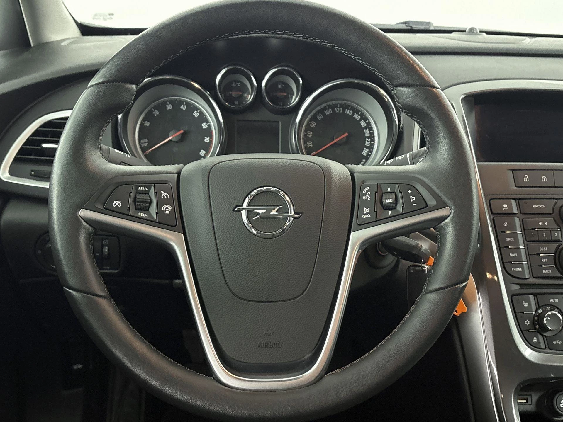 Opel-Astra-image-13