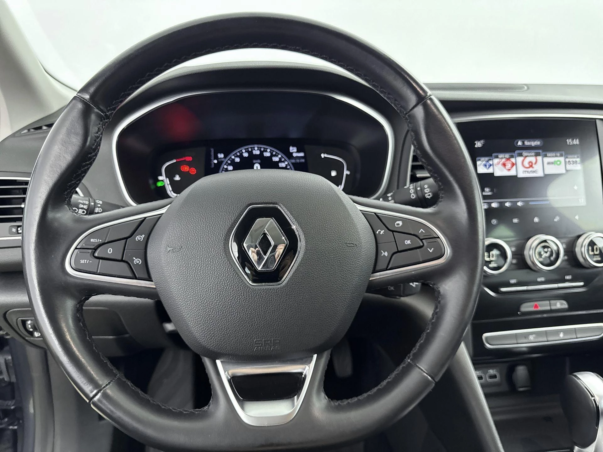 Renault-Mégane Estate-image-26