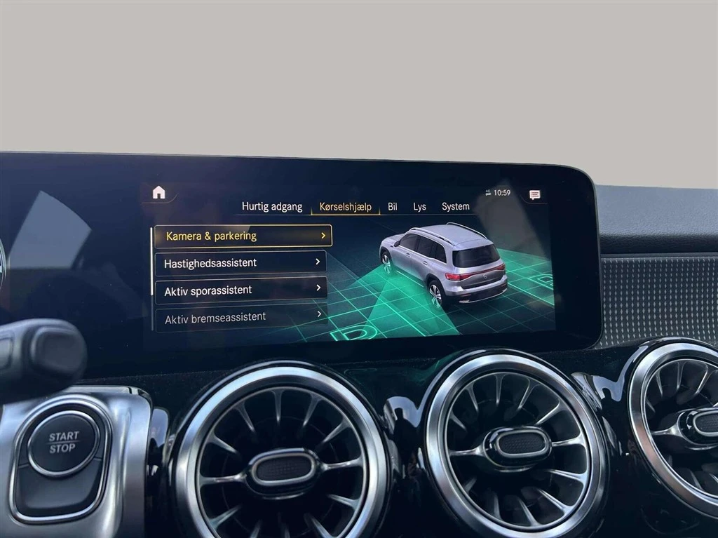 Mercedes-Benz-EQB-image-17
