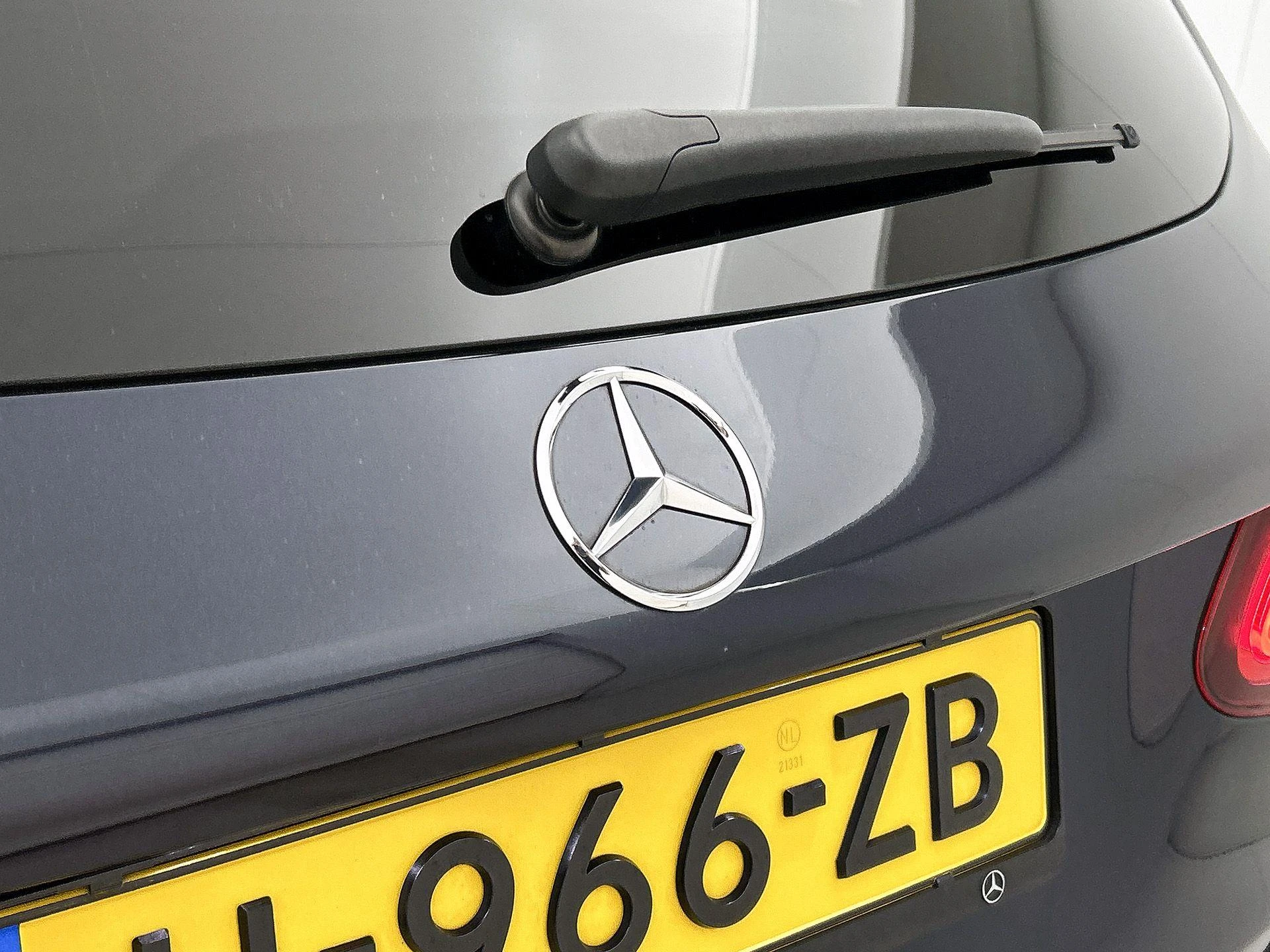 Mercedes-Benz-GLC-image-27