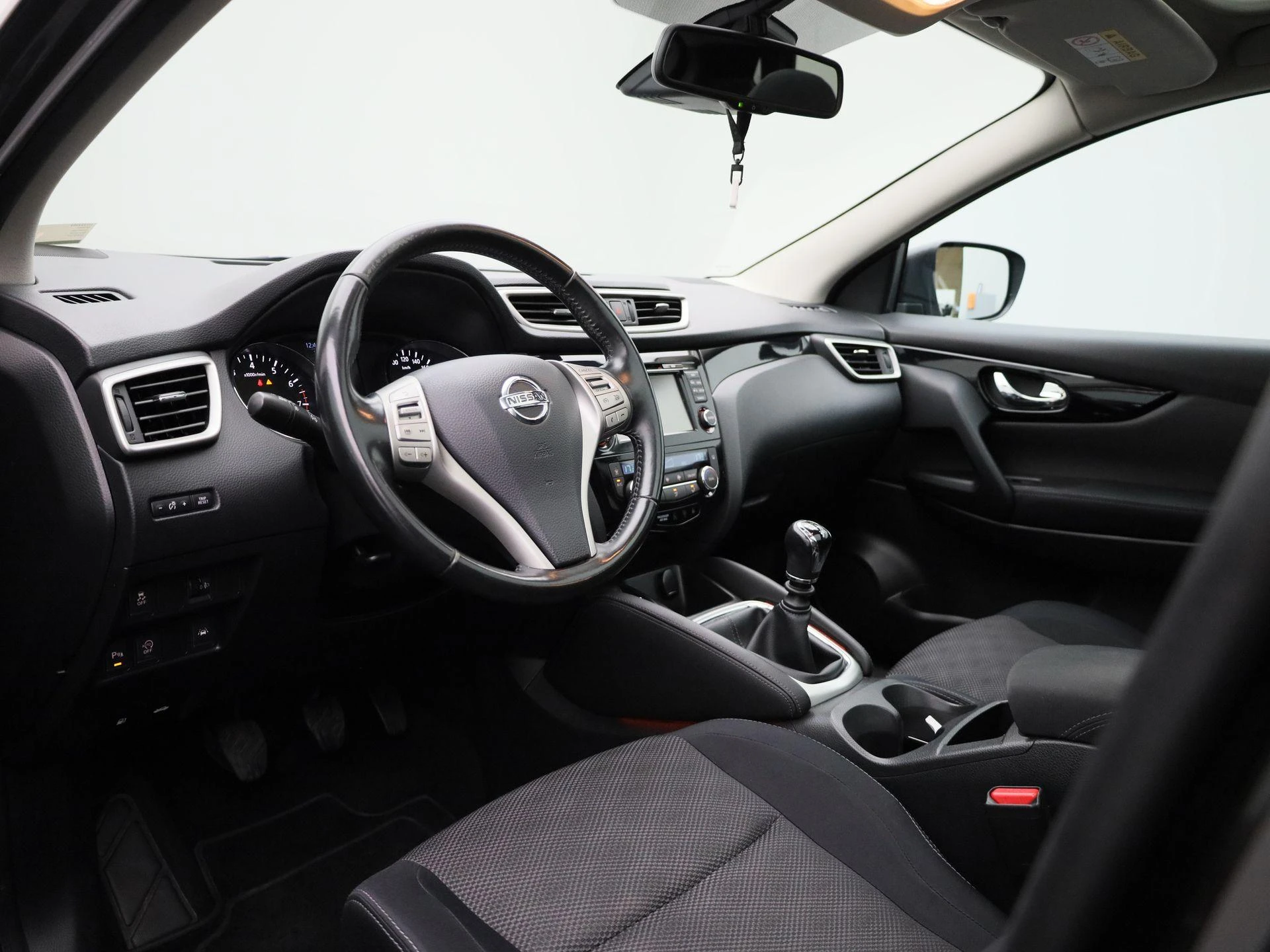 Nissan-QASHQAI-image-27