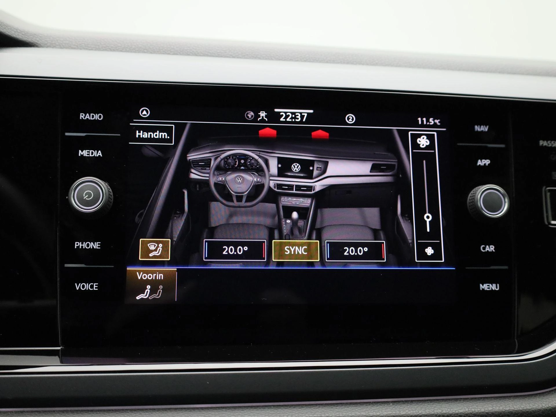 Volkswagen-Polo-image-24