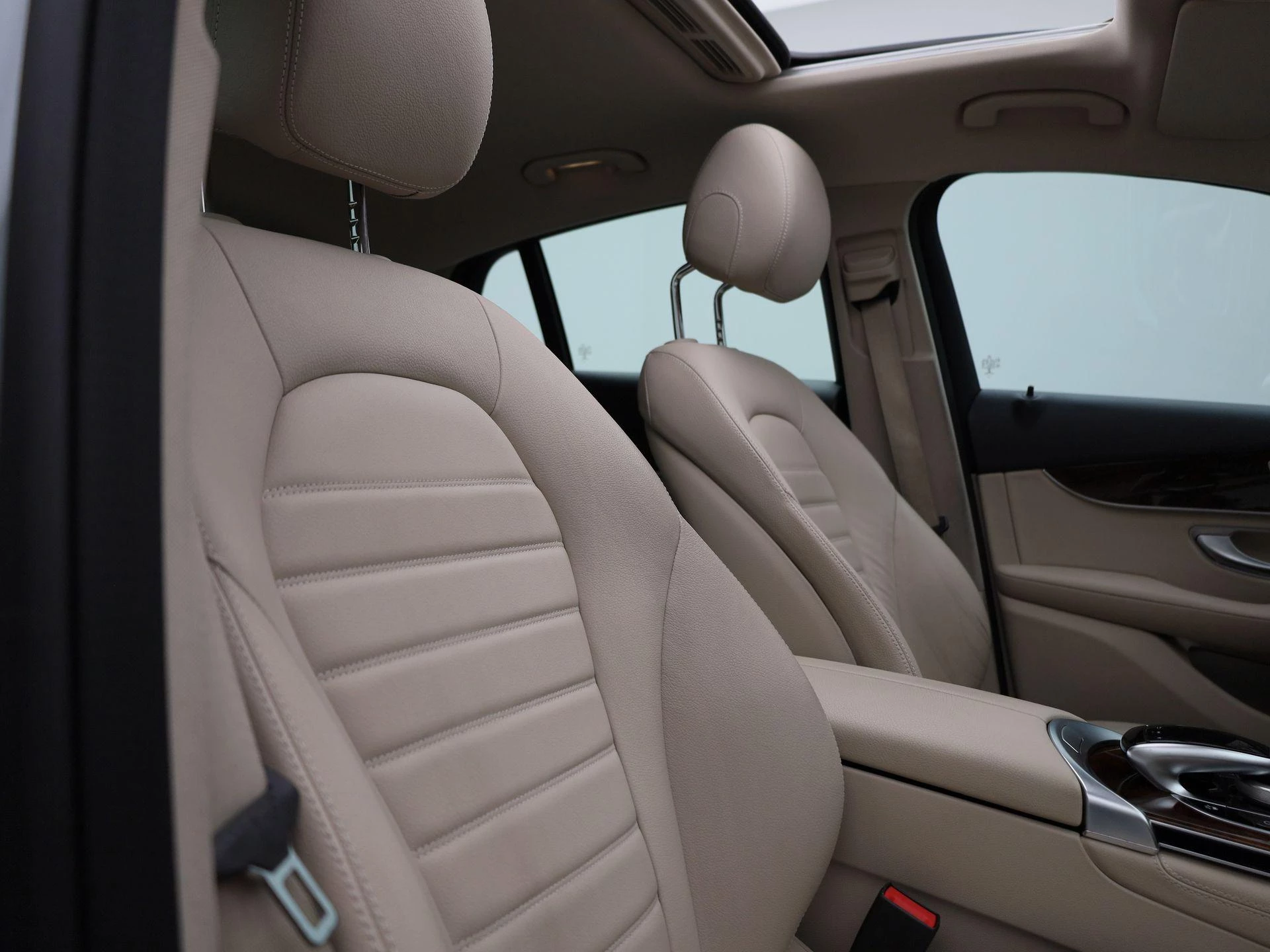 Mercedes-Benz-GLC-image-42