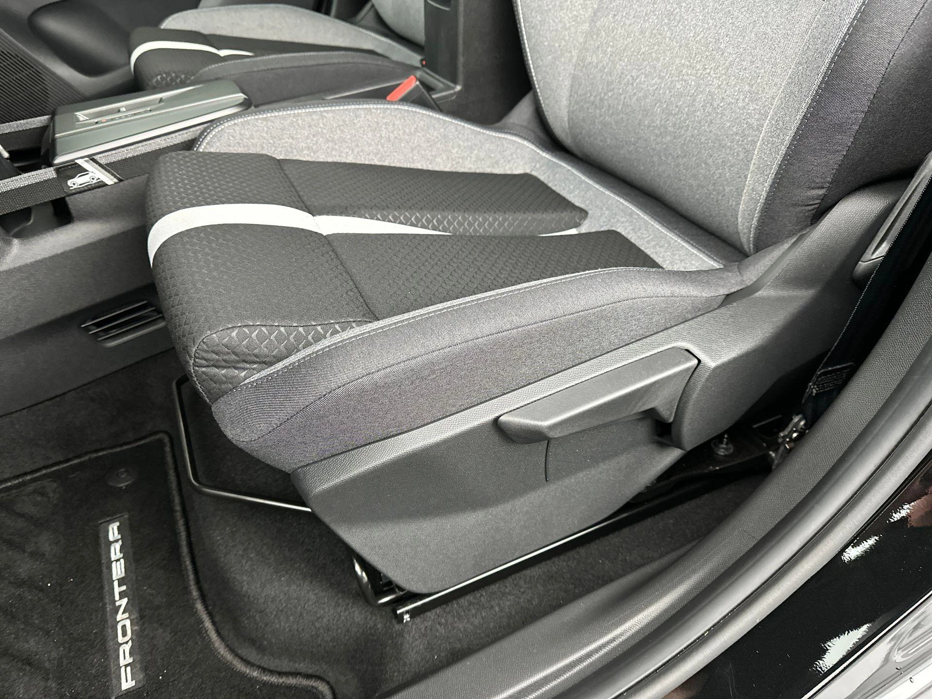 Opel-Frontera-image-19