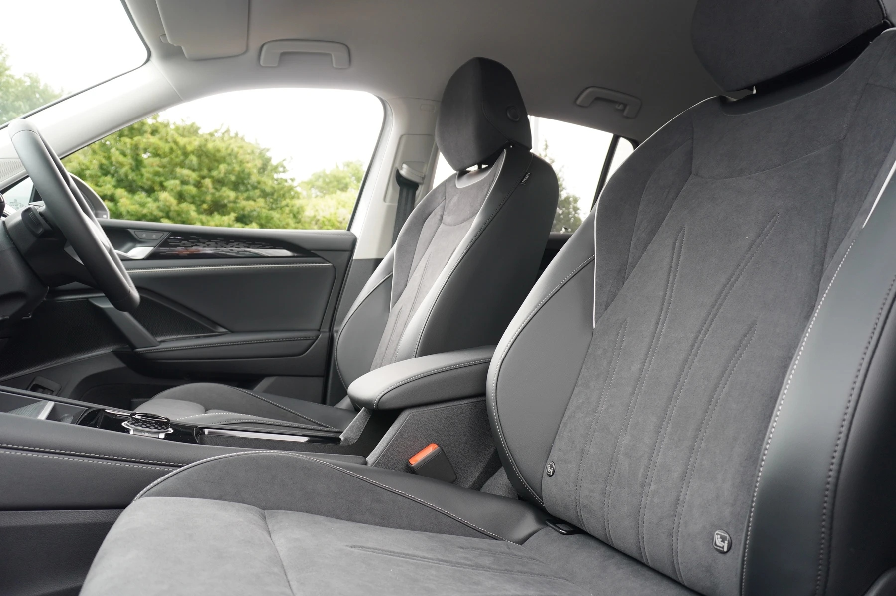 Volkswagen-Tiguan-image-7