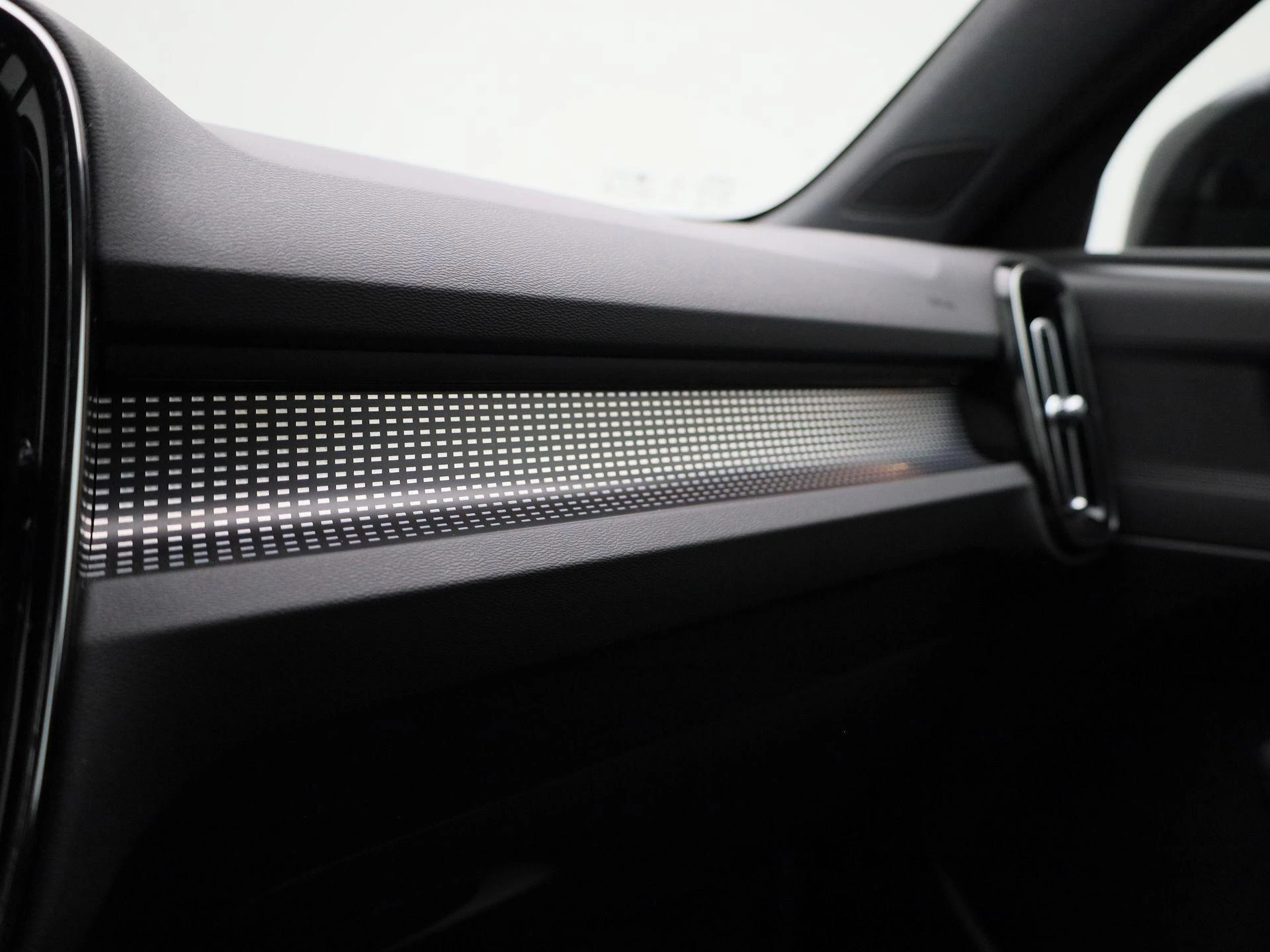 Volvo-XC40-image-26