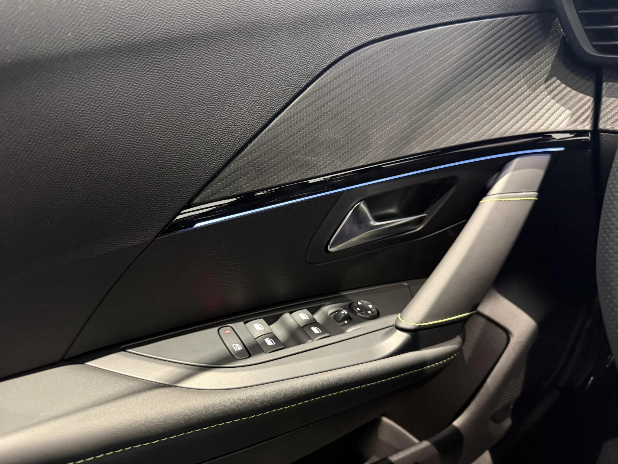 Peugeot-208-image-12
