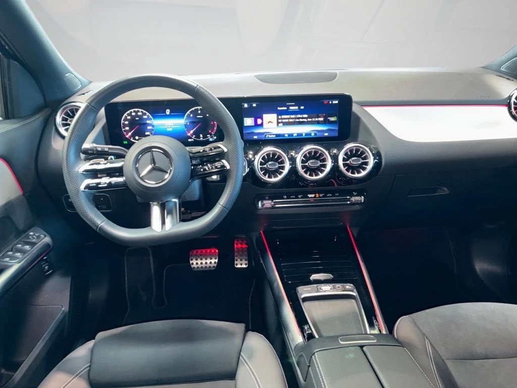 Mercedes-Benz-GLA 200 d-image-11