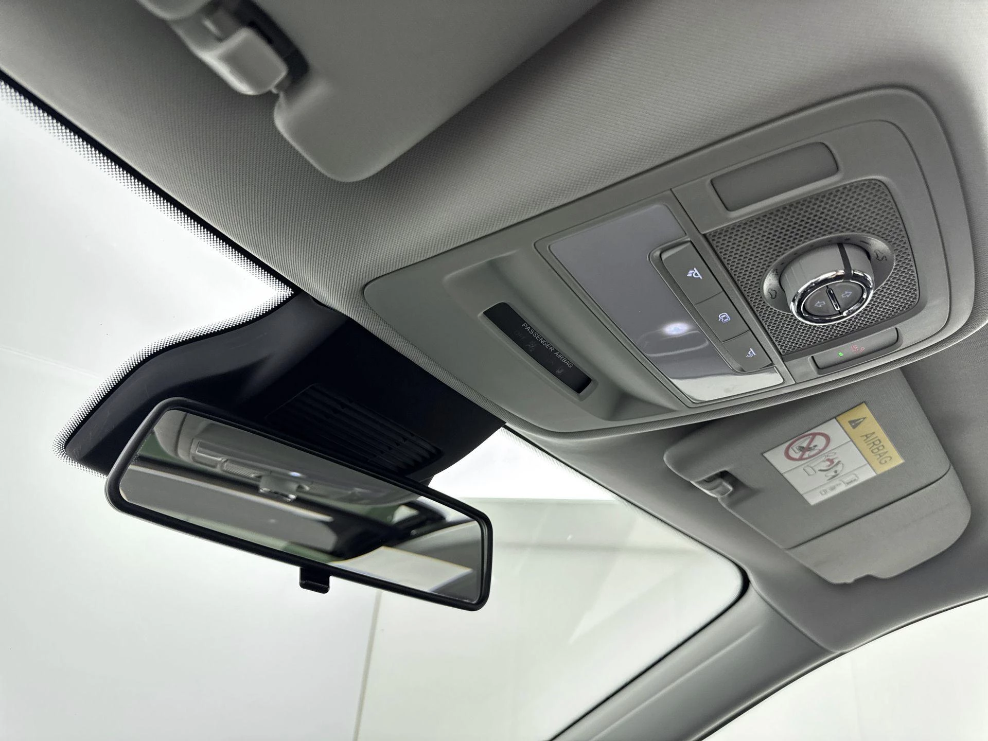MG ZS EV MG Luxury 45 kWh 143PK