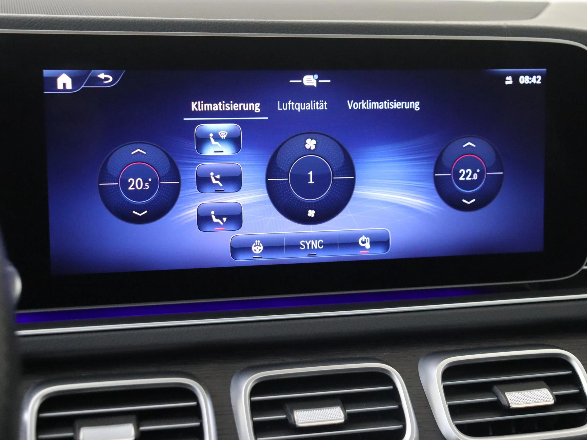 Mercedes-Benz-GLE-image-19