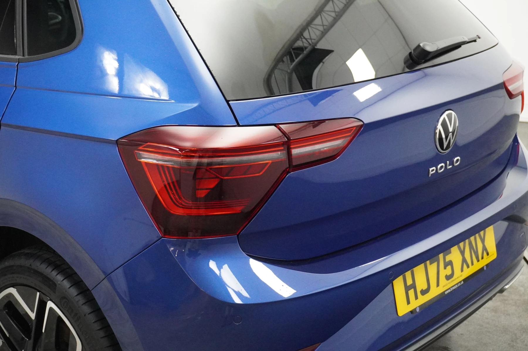 Volkswagen-Polo-image-24