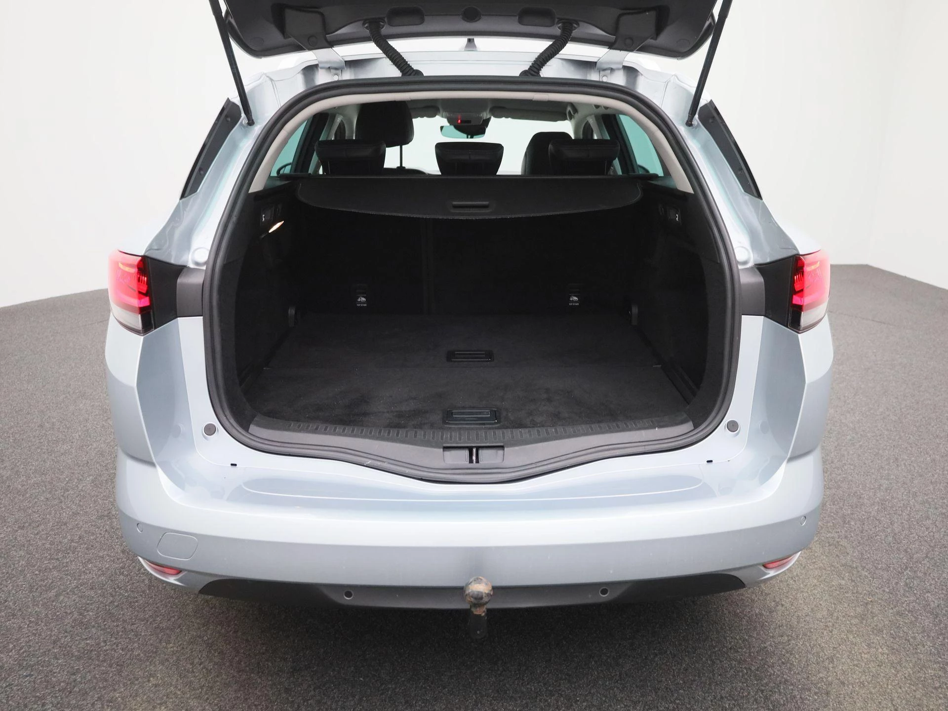 Renault-Mégane Estate-image-9