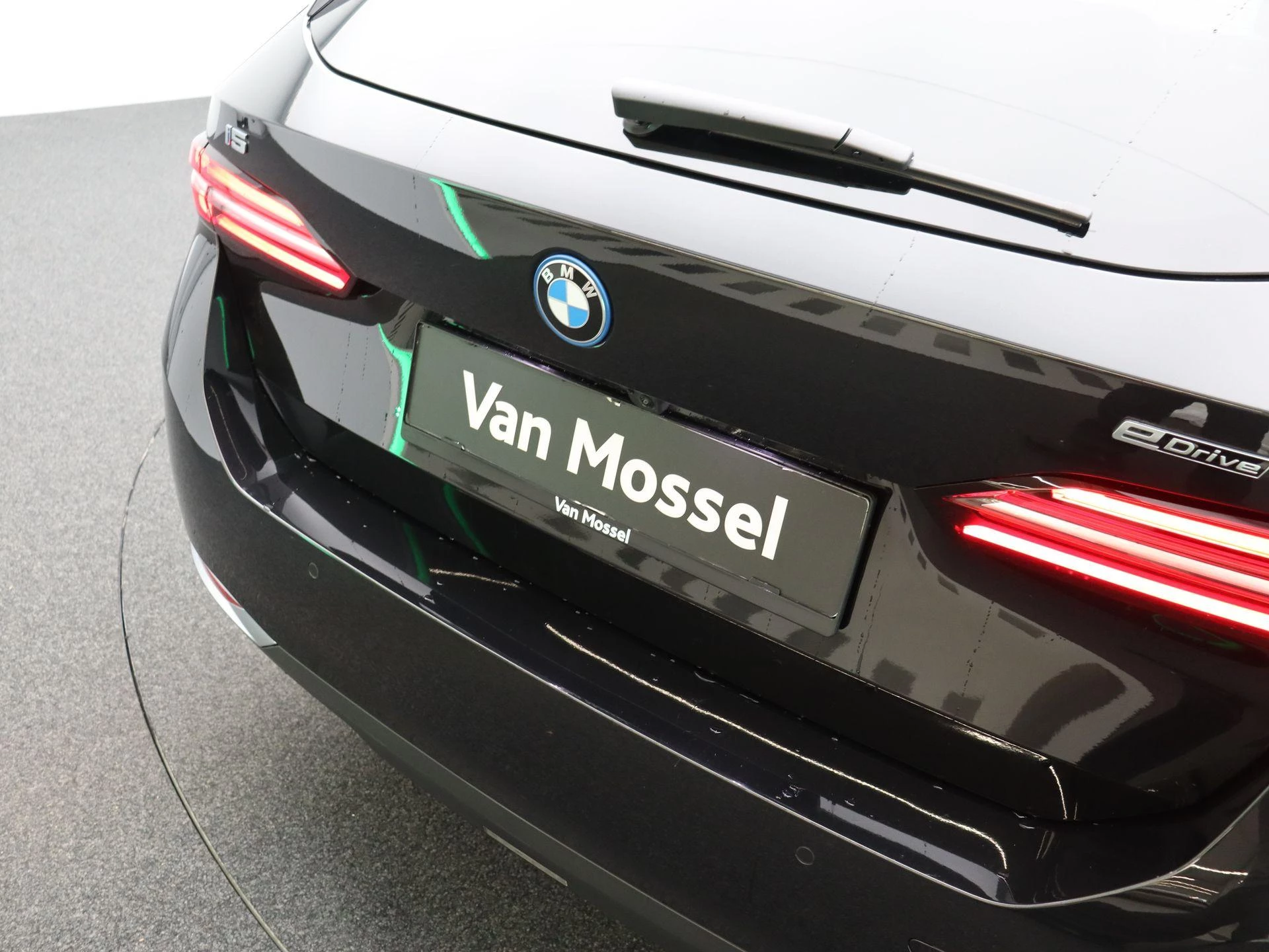 BMW-i5-image-21