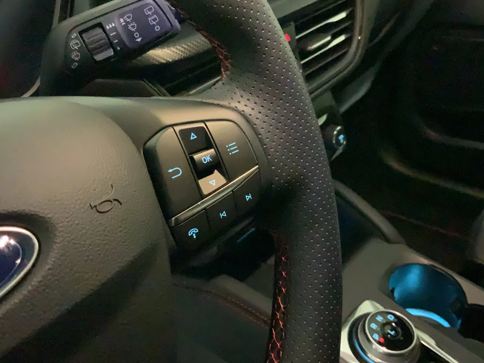 Ford Kuga ST-Line X Aut.*360GRAD*LED-MATRIX*NAVI*GRA*WINTER-PKT.