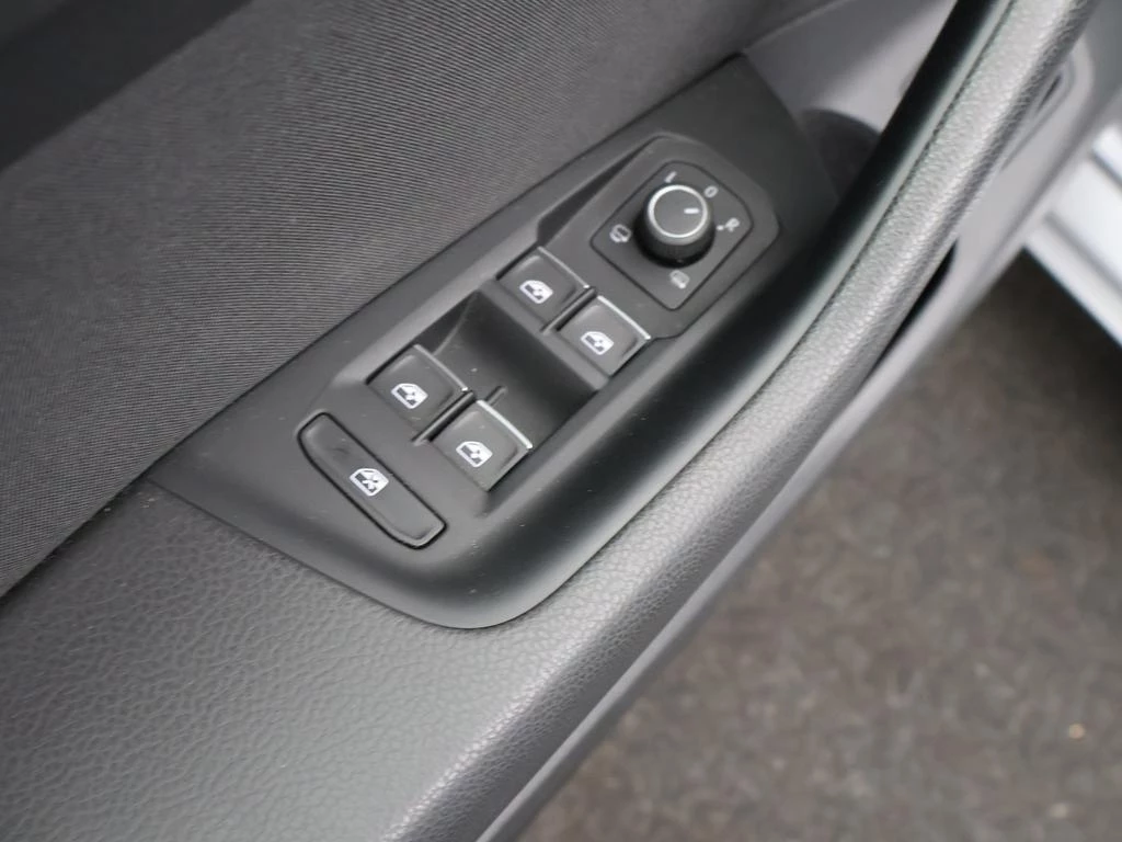 Volkswagen-Passat-image-19