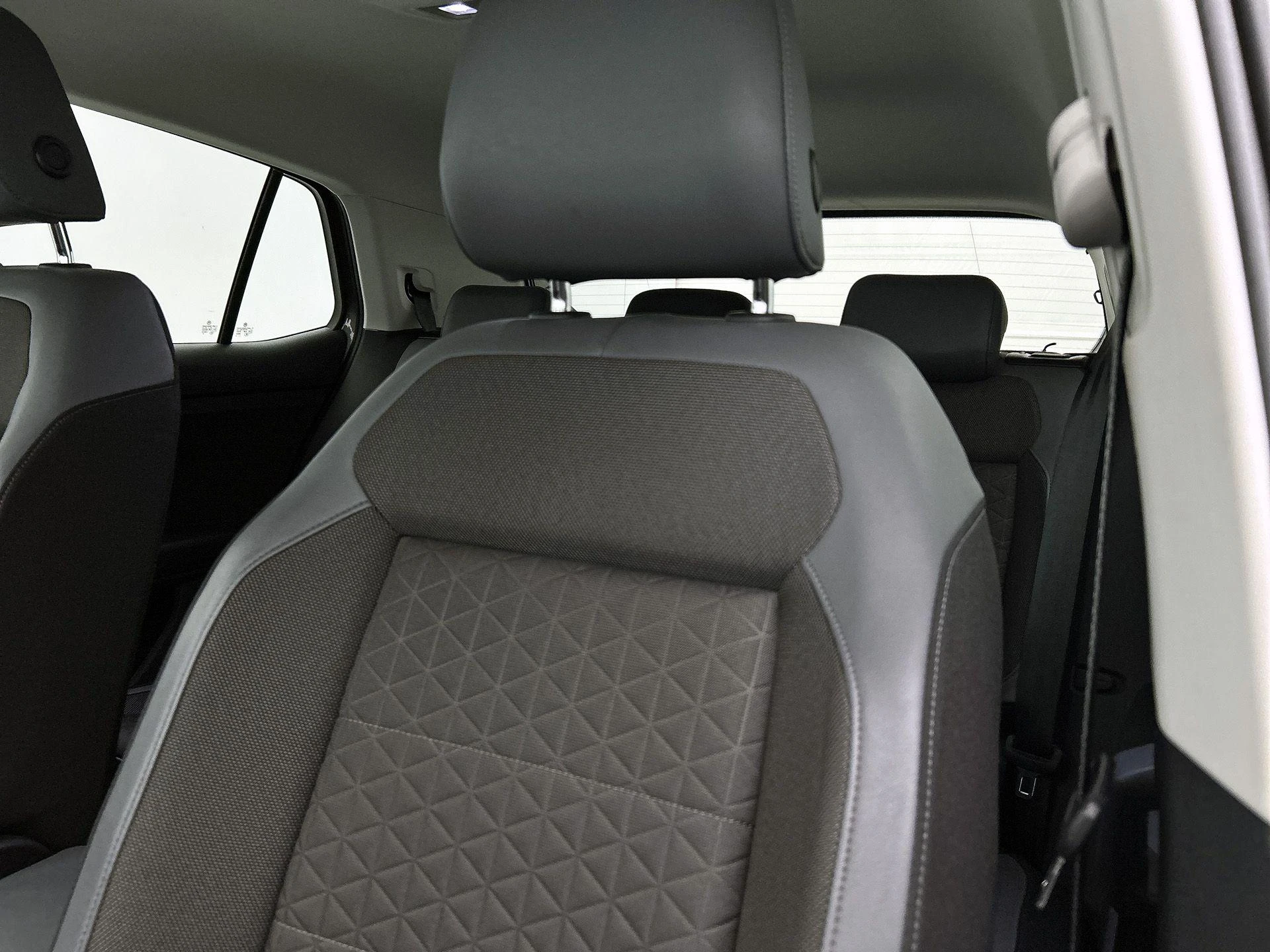 Volkswagen-T-Cross-image-11