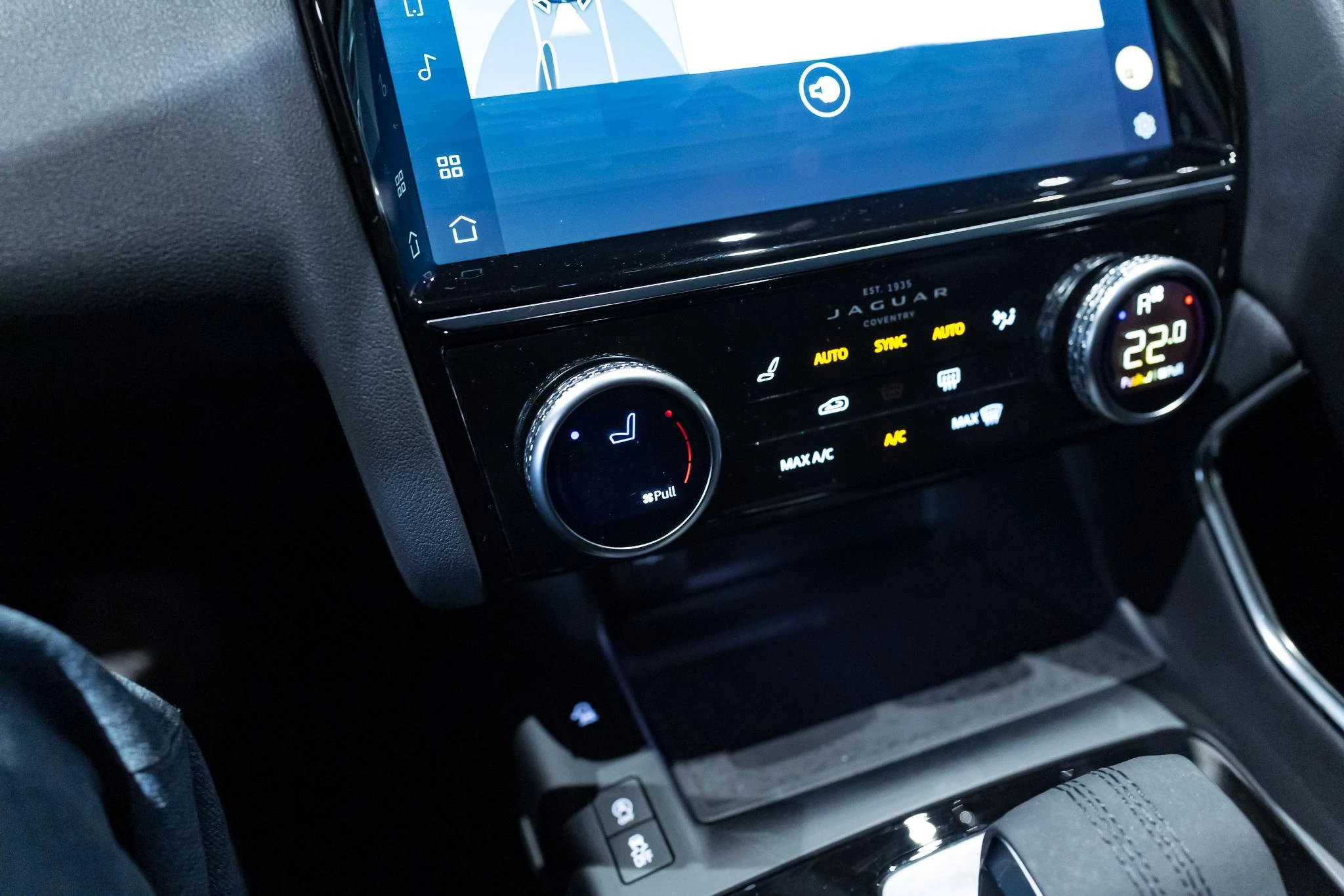 Jaguar-E-PACE-image-31