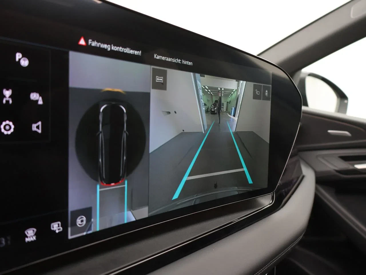 Audi-Q6 e-tron-image-19