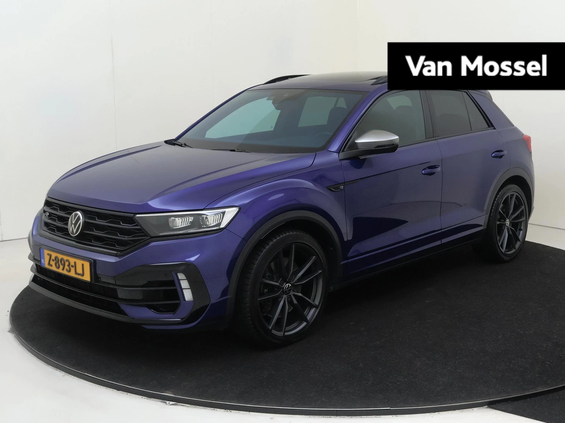 Volkswagen-T-Roc-image-0
