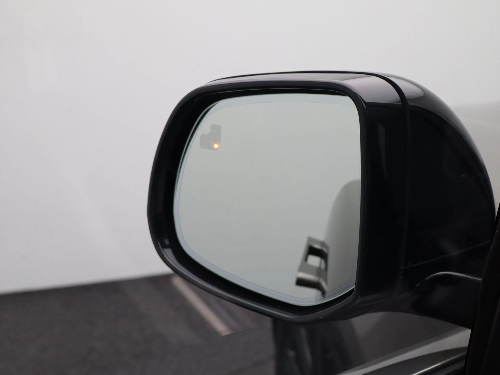 Land Rover-Range Rover-image-25