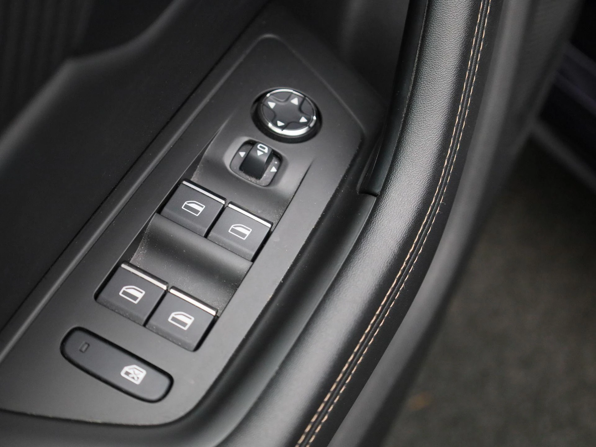 Peugeot-508-image-33