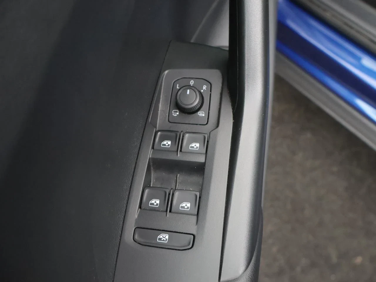 Volkswagen-T-Cross-image-20