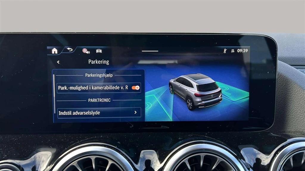 Mercedes-Benz-EQA-image-18