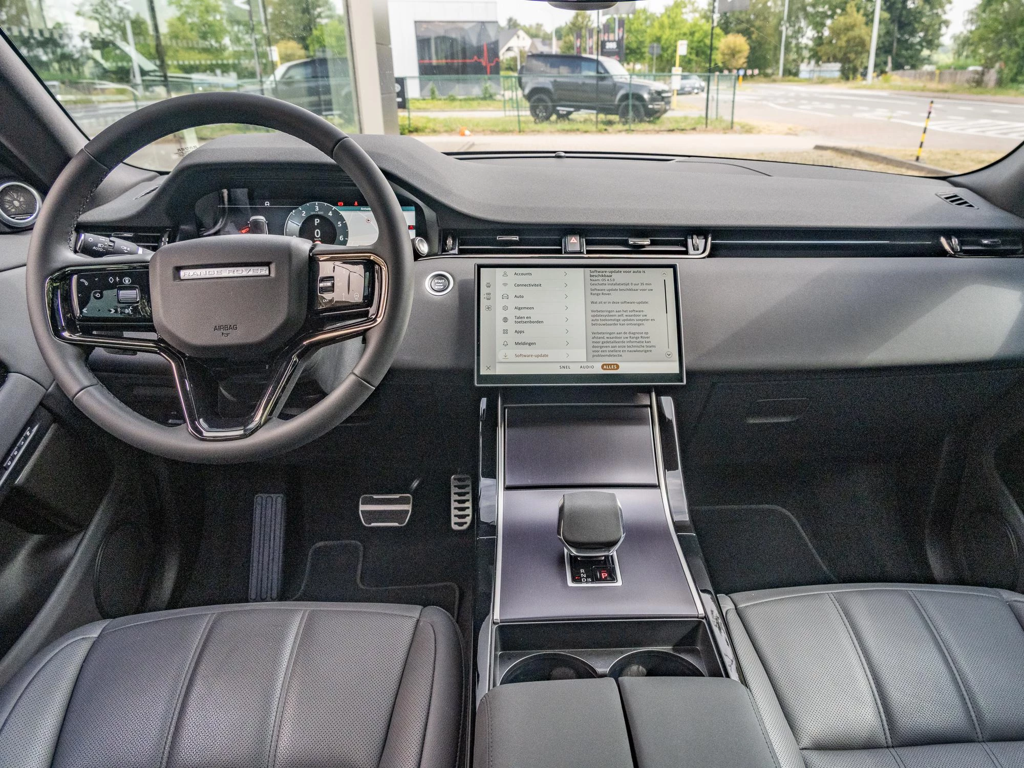 Land Rover Range Rover Evoque P270e Dynamic SE