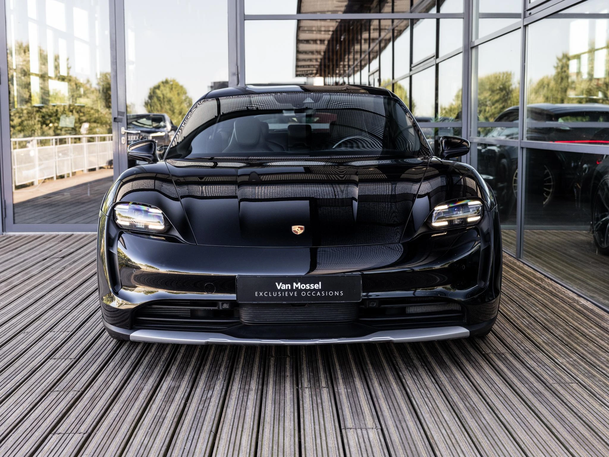 Porsche-Taycan-image-4