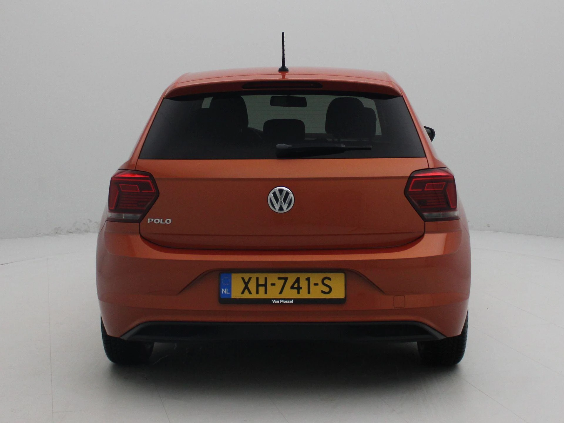 Volkswagen-Polo-image-5