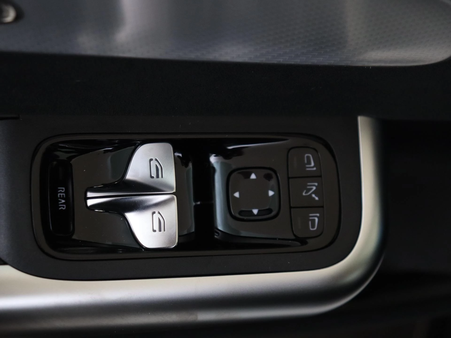 Mercedes-Benz-CLA-image-22
