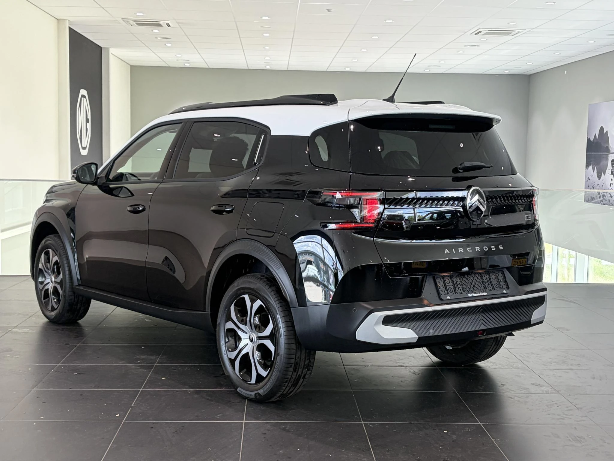 Citroën-ë-C3 Aircross-image-3