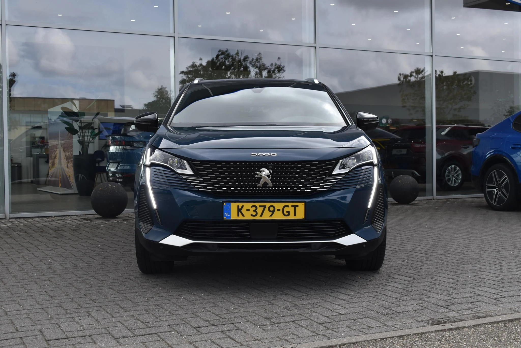 Peugeot-5008-image-1