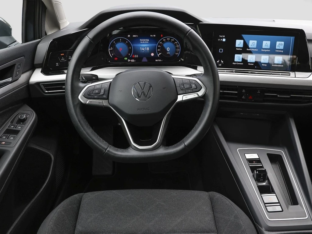 Volkswagen-Golf-image-12