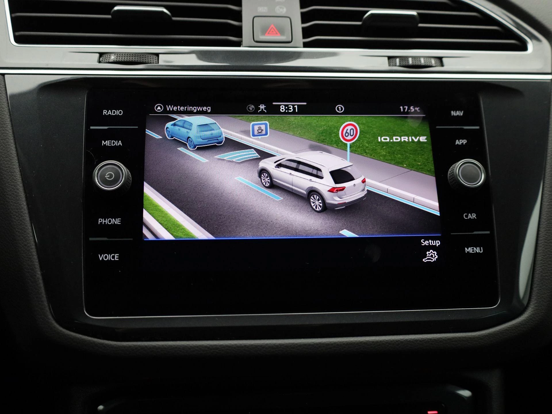 Volkswagen-Tiguan-image-26