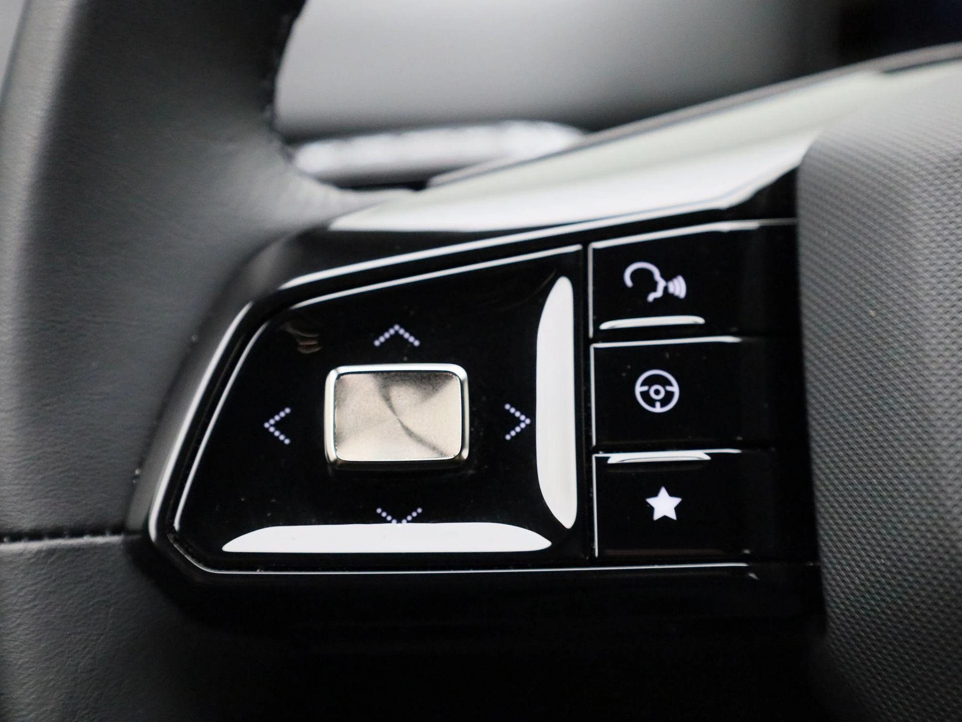 MG MG4 64 kWh Luxury