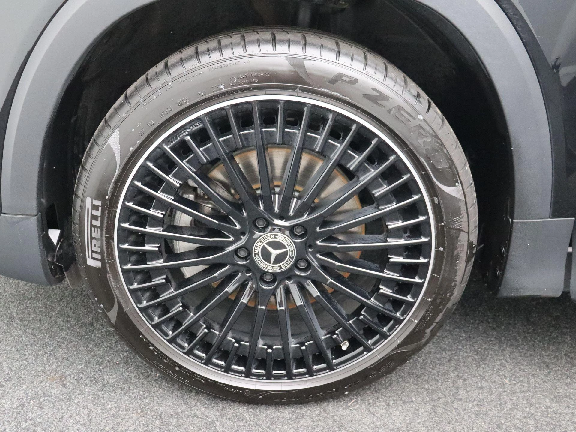Mercedes-Benz EQB 350 4MATIC AMG Line + LEDER + PANO + BURMESTER + TREKHAAK + HEAD UP +