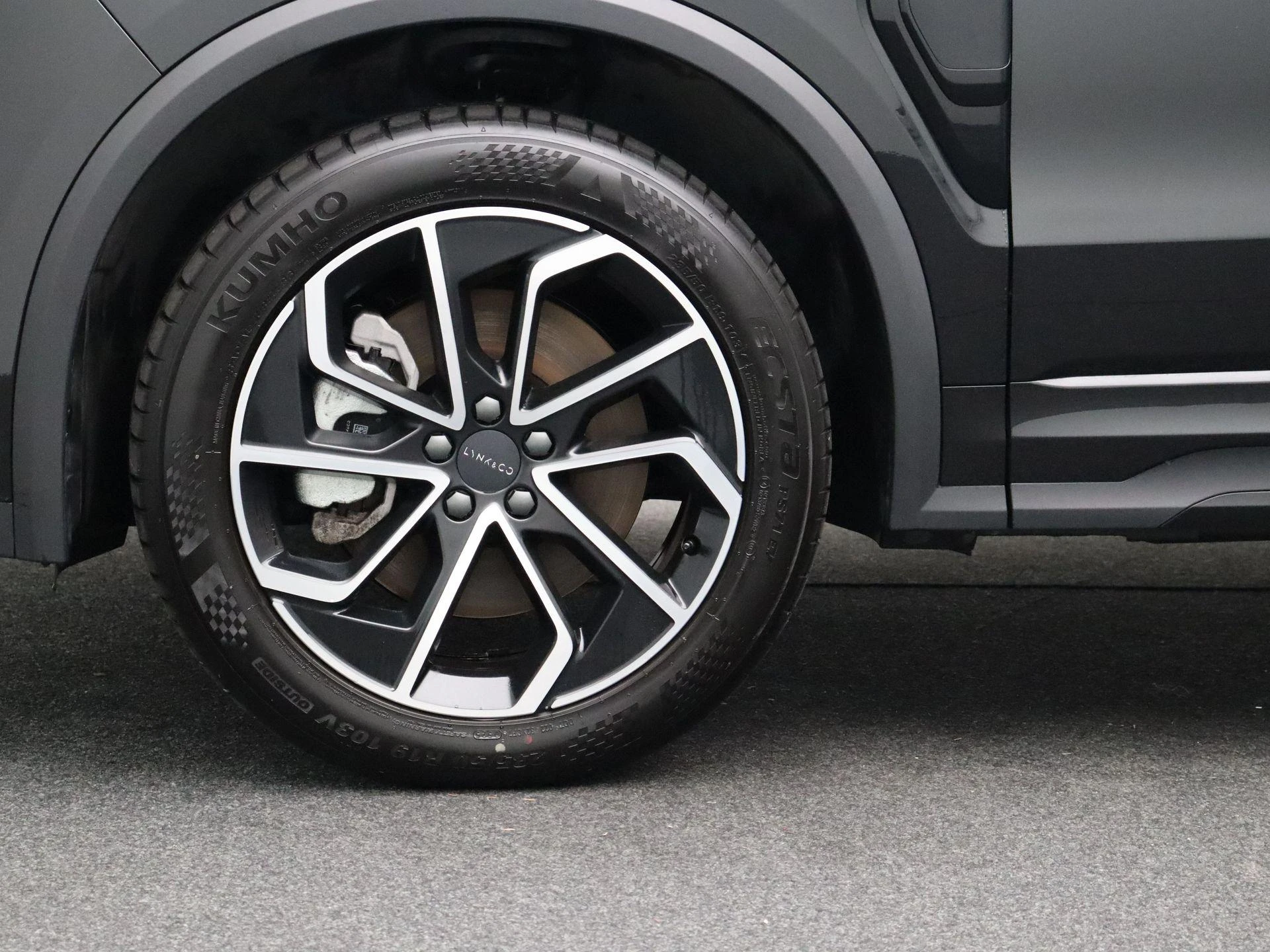Lynk & Co-01-image-6