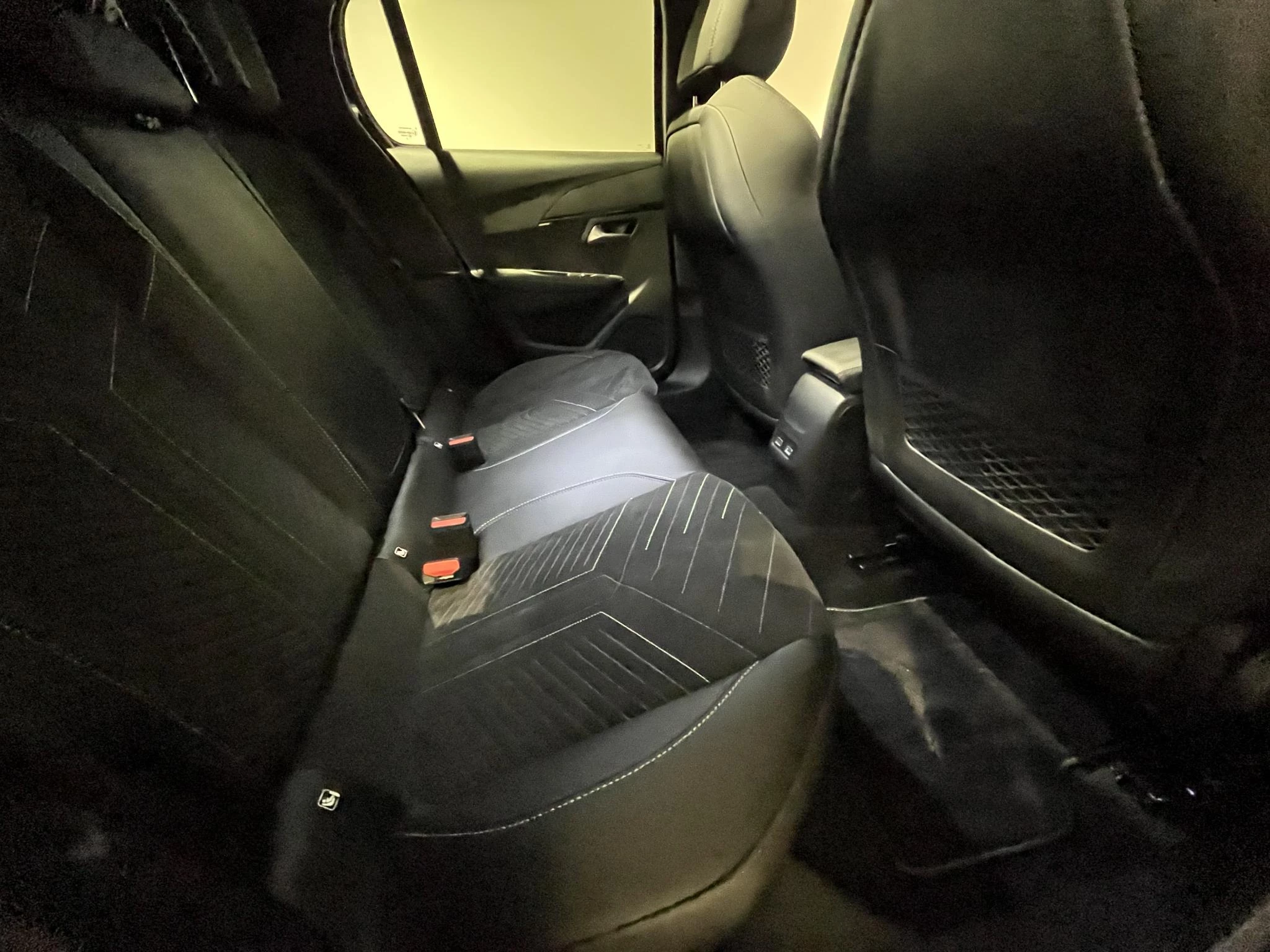 Peugeot-208-image-21