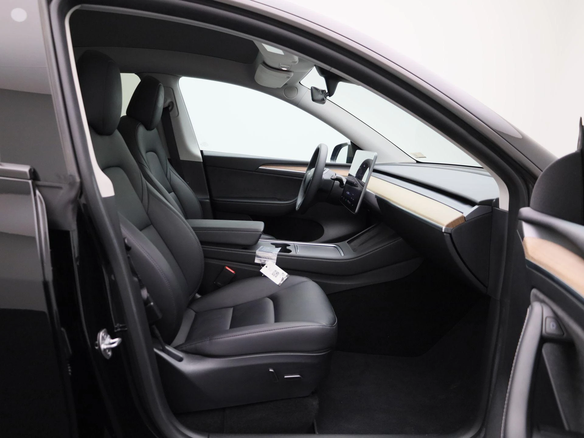Tesla-Model Y-image-31
