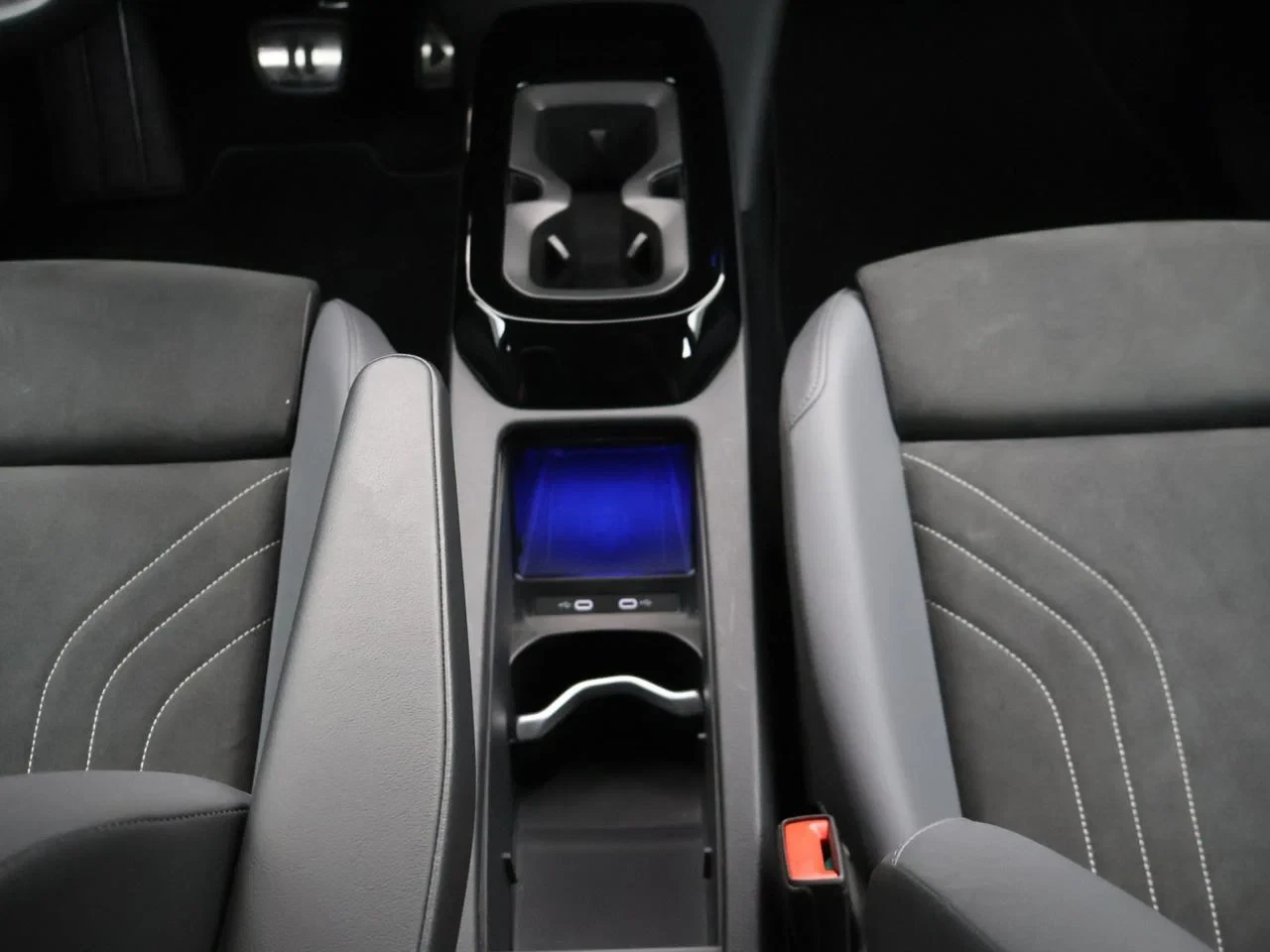 Volkswagen ID.4 Pro Performance Business Premium 77kWh 204pk *TREKHAAK*PANO*NAVI*APP CONNECT*BLTH*CRUISE*PDC*...