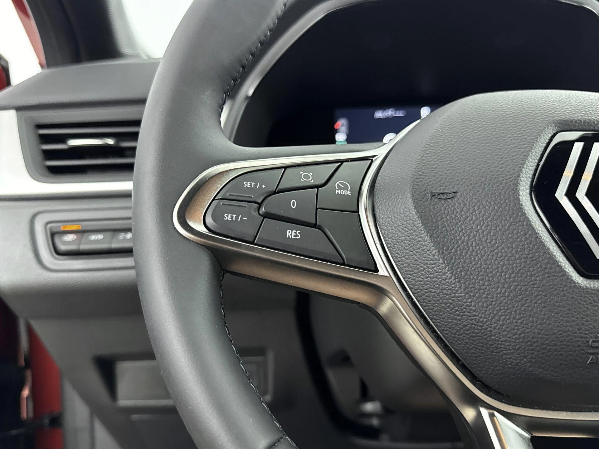 Renault-Captur-image-12