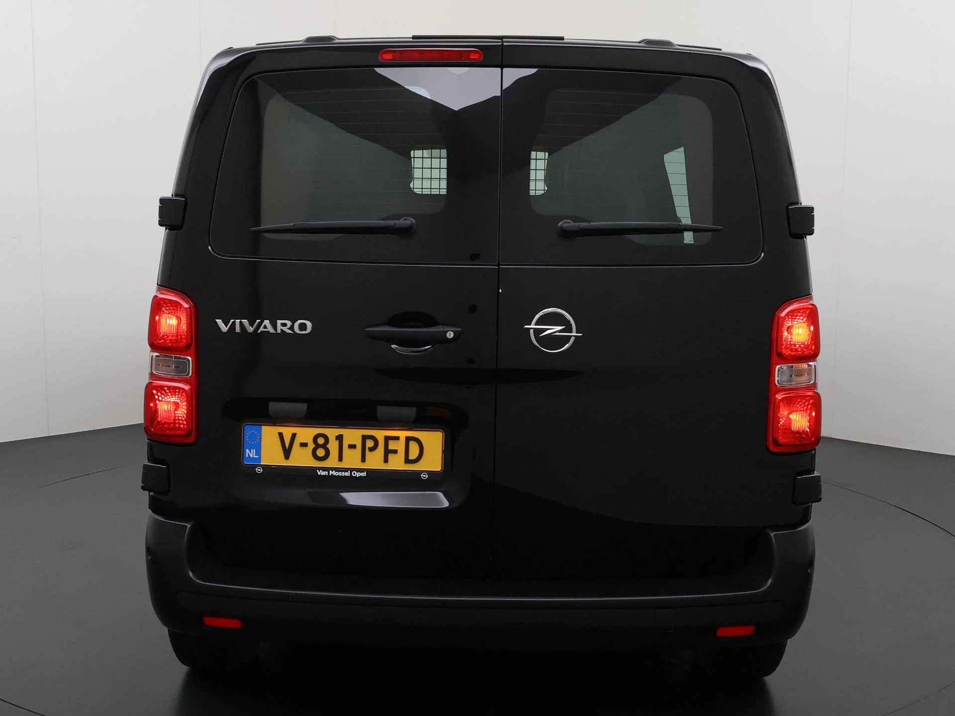 Opel-Vivaro-image-2