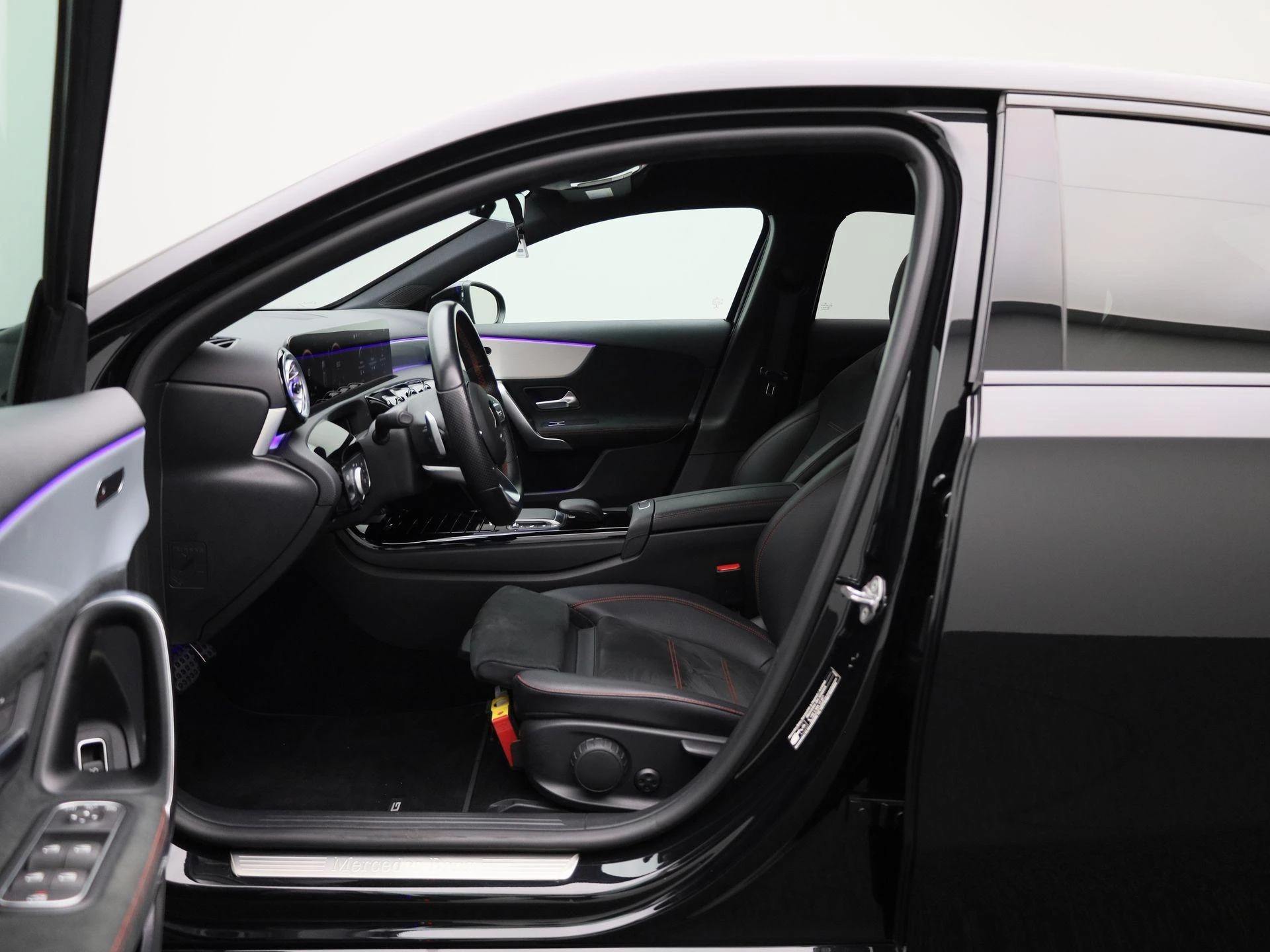 Mercedes-Benz-A-Klasse-image-8