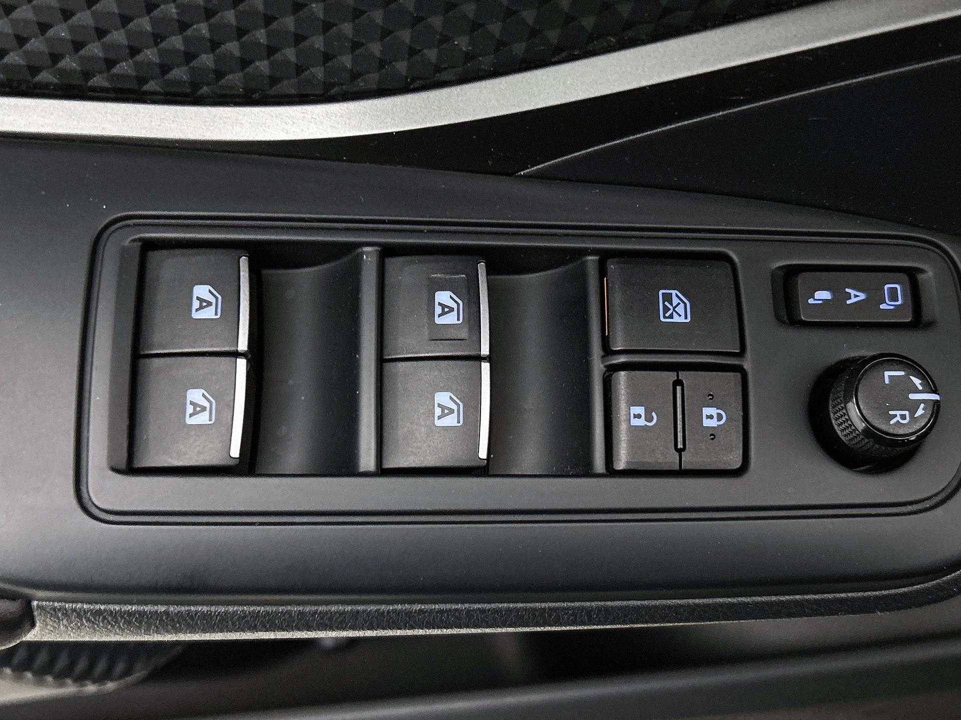 Toyota-C-HR-image-31