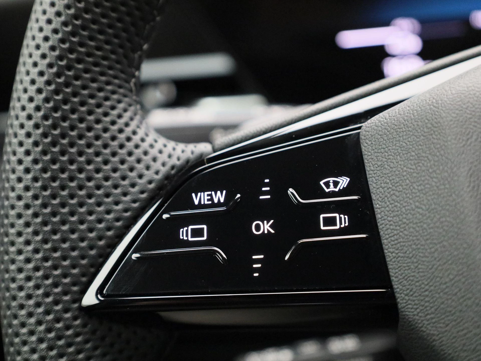 Audi-Q6 e-tron-image-17