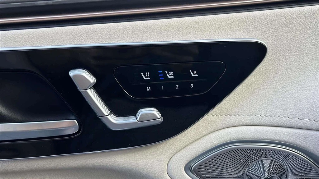 Mercedes-Benz-EQS-image-11