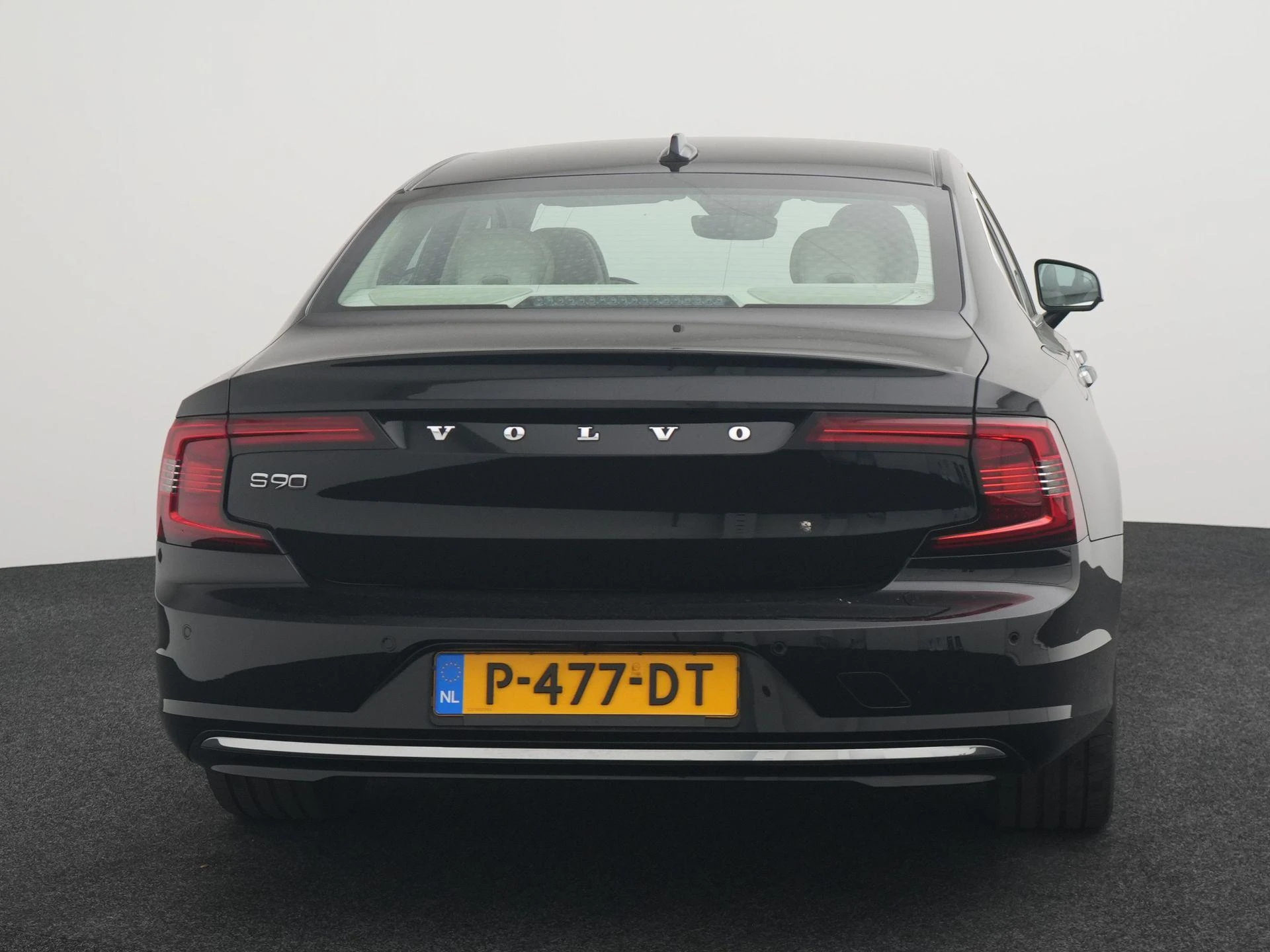 Volvo-S90-image-4