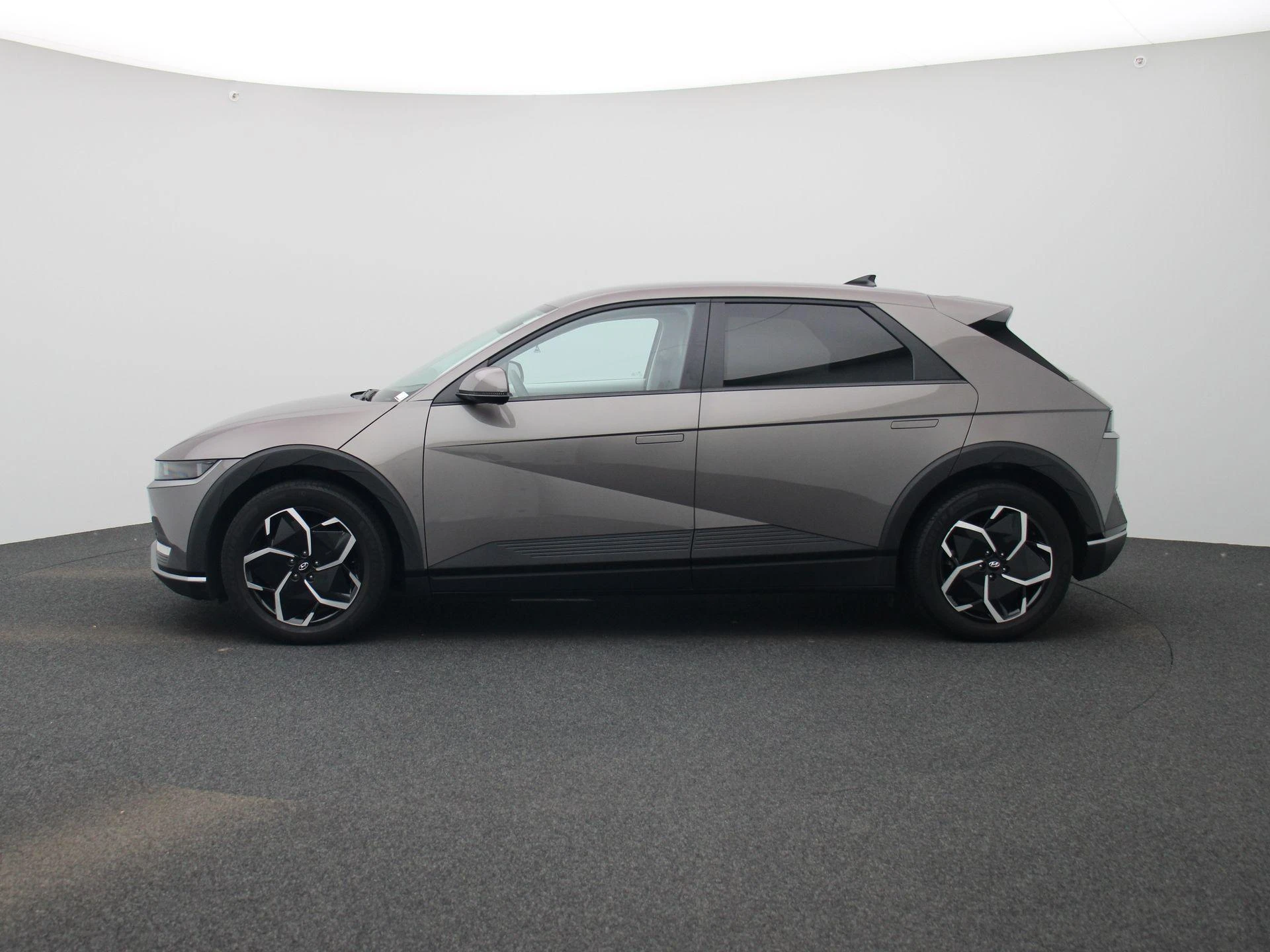 Hyundai-IONIQ 5-image-3